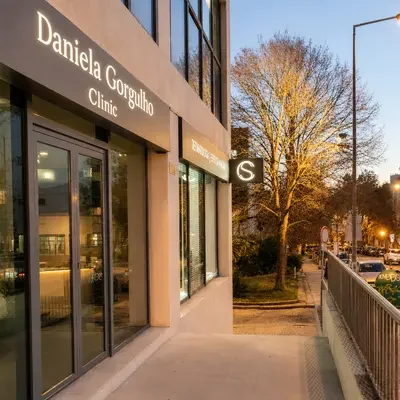 Fachada da Daniela Gorgulho Clinic a noite